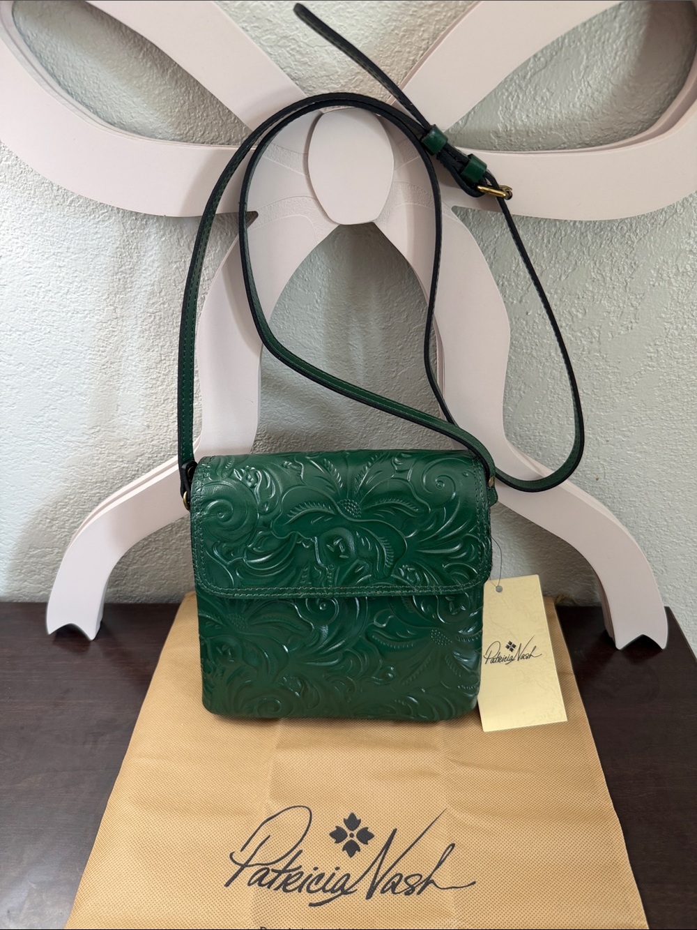 Patricia Nash BALLURI SOFT GREEN 👒🦚💚Tooled Leather Crossbody Bag